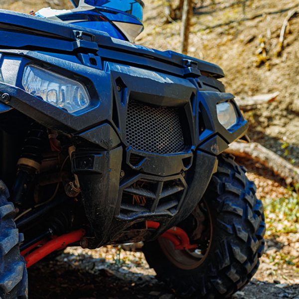 Управление мотовездеходом (квадроциклом), снегоходом с водительским удостоверением категории B, C, D – нюансы.